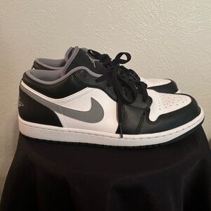 AJ 1 Low Black Medium Grey
